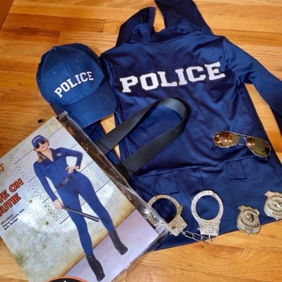 Five Oh Cutie Policewoman Costume. Spirit Halloween Size Small (4-6). Worn Once - Picture 1 of 10